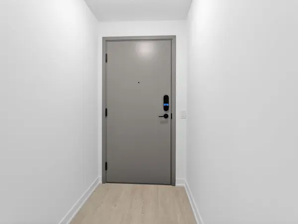 634 Church ST #801, Toronto C08, ON M4Y 0G9