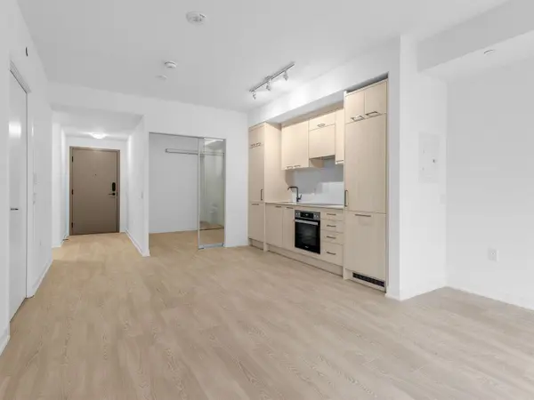 634 Church ST #801, Toronto C08, ON M4Y 0G9