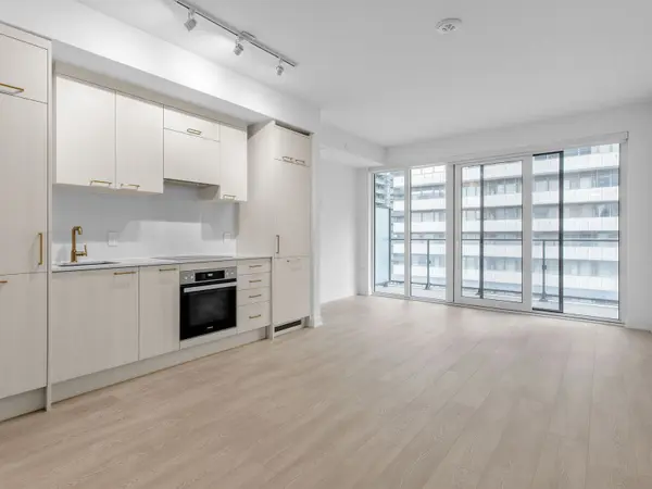 634 Church ST #801, Toronto C08, ON M4Y 0G9