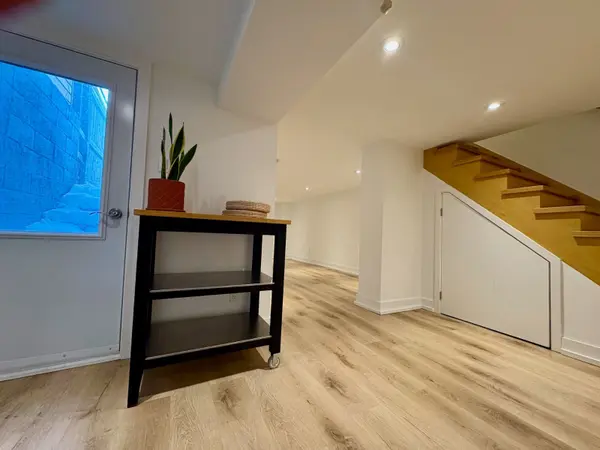 62 Palmerston AVE #Lower, Toronto C01, ON M6J 2J1