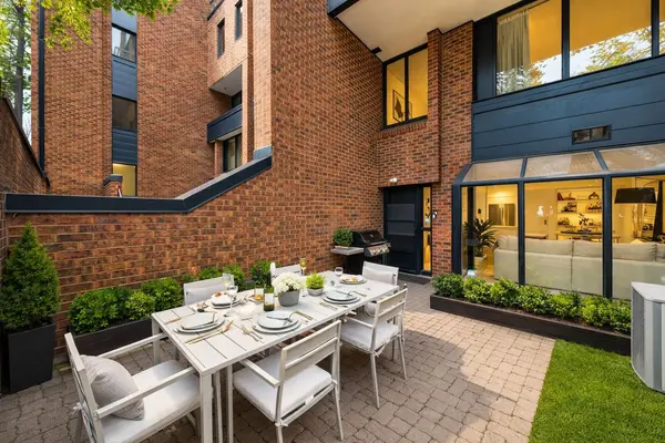 142 Pears AVE #A4, Toronto C02, ON M5R 1T2