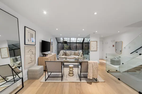 142 Pears AVE #A4, Toronto C02, ON M5R 1T2