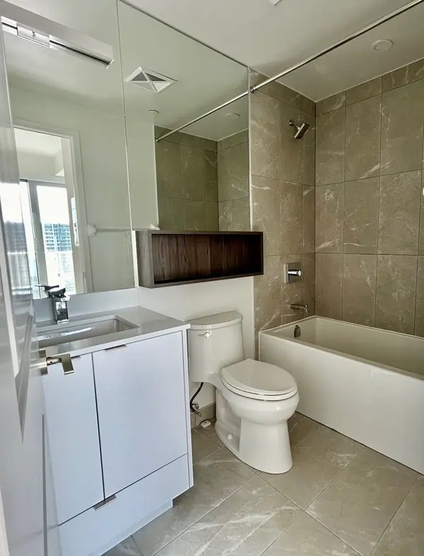 100 Dalhousie ST #4810, Toronto C08, ON M5B 0C7