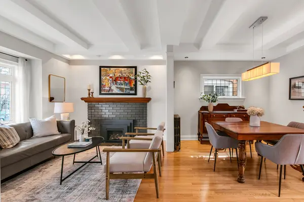 12 Chilton RD, Toronto E03, ON M4J 3C6