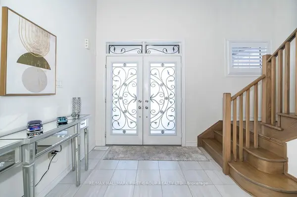 5 Toulouse ST, Whitby, ON L1P 0J2