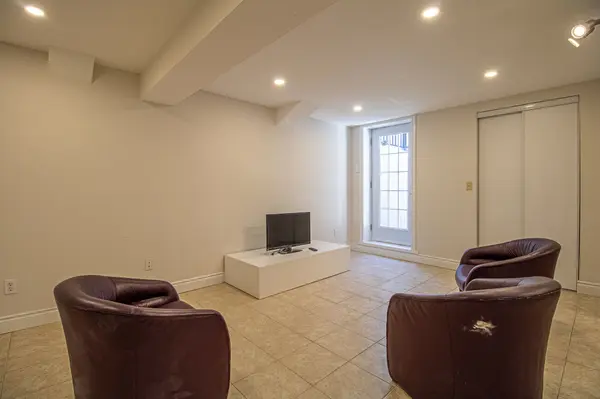 507 Charnwood CT #BSMT, Pickering, ON L1V 4Y1