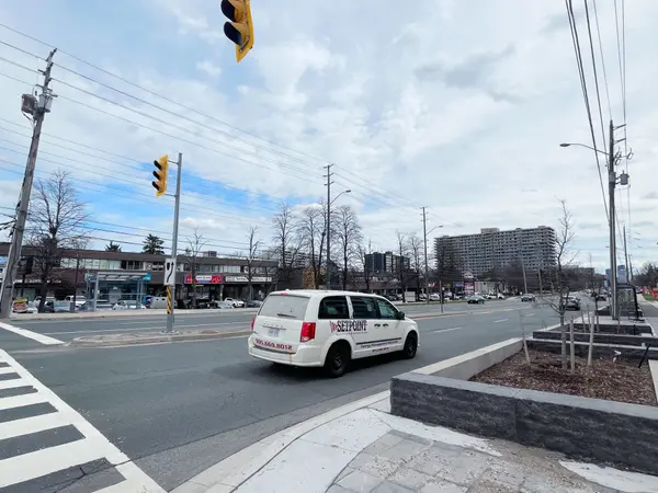 8188 Yonge ST #707, Vaughan, ON L4J 1W5