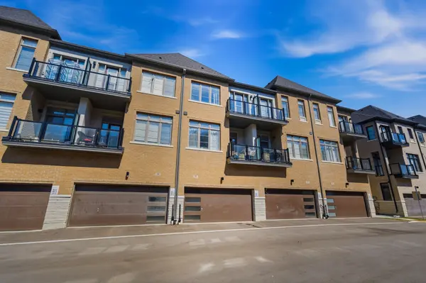 40 De La Roche DR, Vaughan, ON L4H 5G4