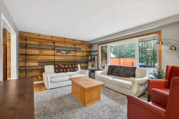 3665 George Johnston RD, Springwater, ON L4M 4S4