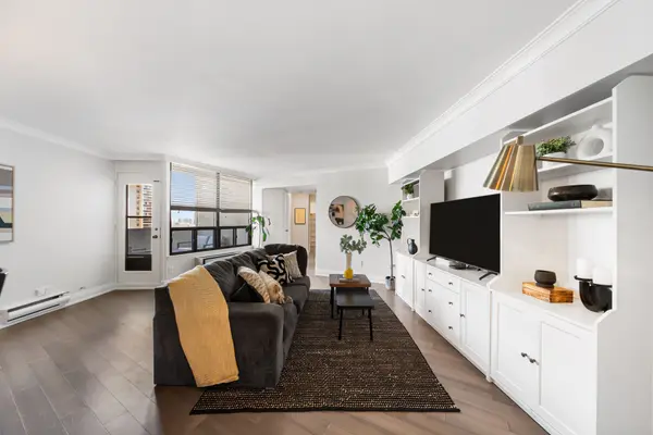 296 Mill RD #PH1, Toronto W08, ON M9C 4X8