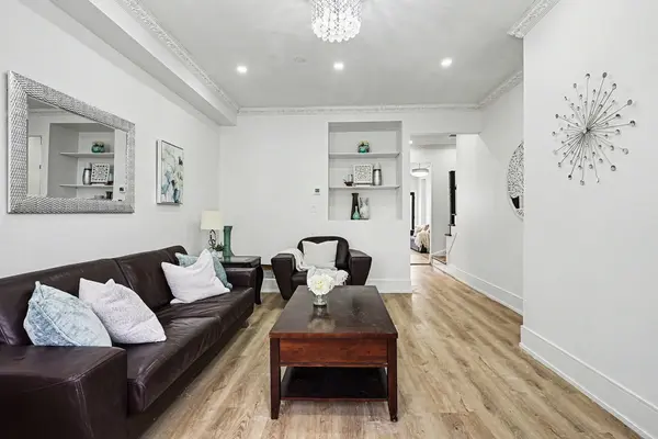 16 Leitch AVE, Toronto W05, ON M3J 3P2