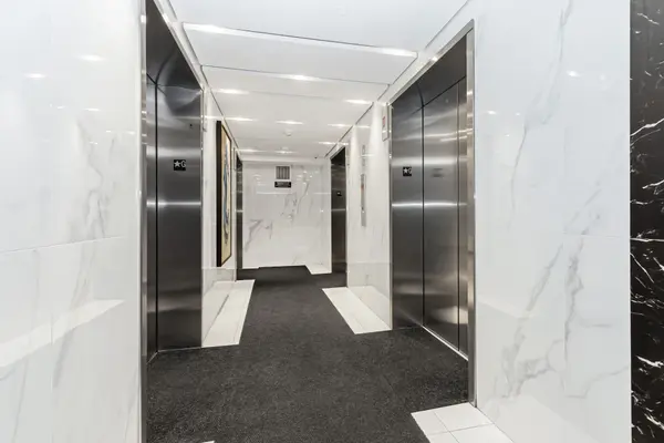 4065 Confederation Pkwy #2406, Mississauga, ON L5B 0L4