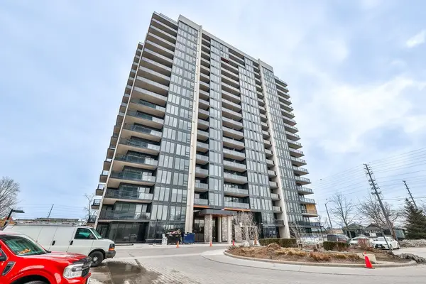 1035 Southdown RD #LPH 1807, Mississauga, ON L5J 0A2