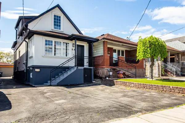 19 Schell AVE, Toronto W04, ON M6E 2S7