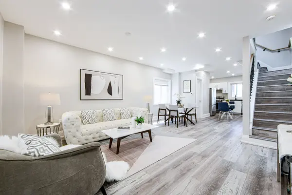 19 Schell AVE, Toronto W04, ON M6E 2S7