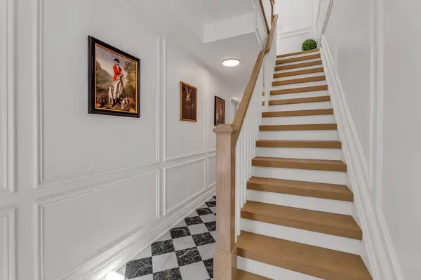 70 Resurrection RD, Toronto W08, ON M9A 5H1