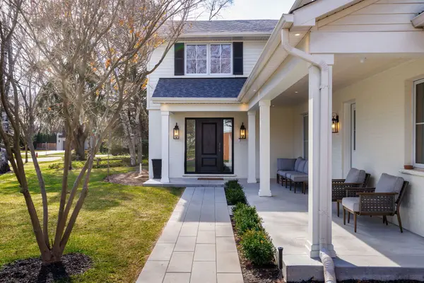 246 Cairncroft RD, Oakville, ON L6J 4M3