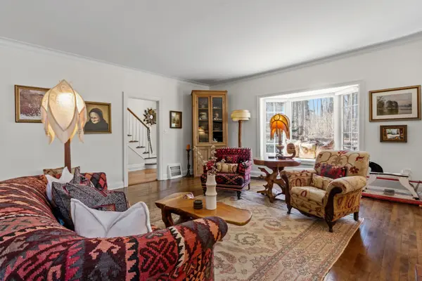 990 Roper AVE, Mississauga, ON L5H 1B7