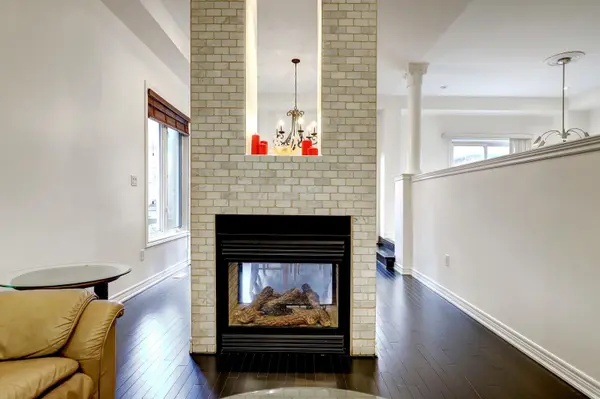 3935 Candlelight DR, Mississauga, ON L5M 8B3