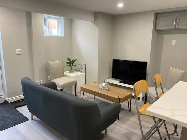 210 Zachary CRES #BSMNT, Oakville, ON L6H 0W2