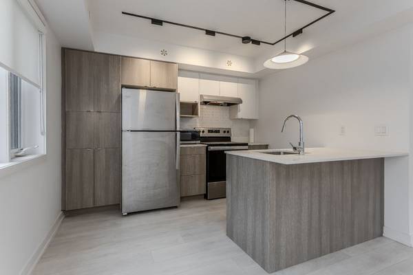 1133 Cooke BLVD #815, Burlington, ON L7T 0C3