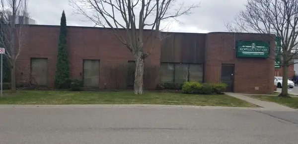 60 Lakeshore RD W #1, Oakville, ON L6K 1E1