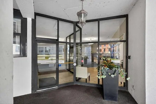 185 Ontario ST #407, Kingston, ON K7L 2Y7