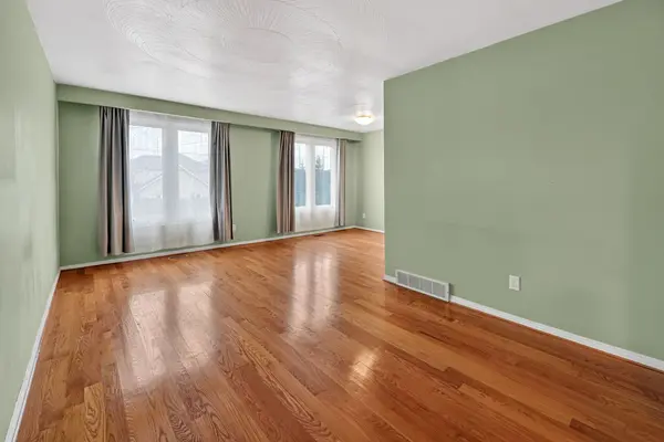 358 Federal ST, Hamilton, ON L8E 2B5