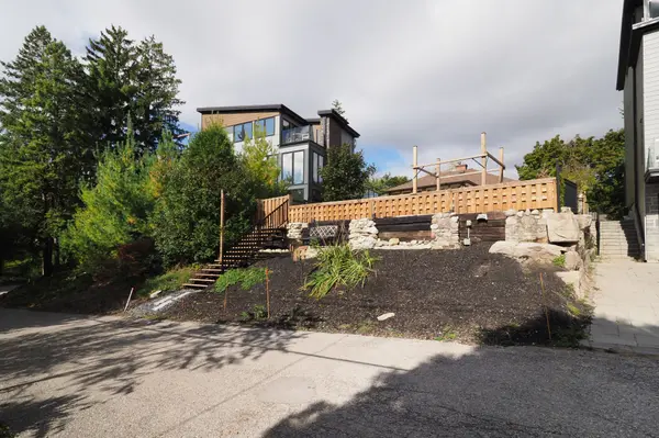 50 Holly TRL, Puslinch, ON N3C 2V4