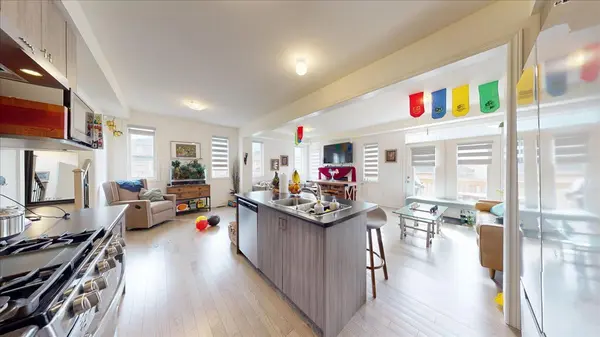 274 Skinner RD, Hamilton, ON L8B 1X2