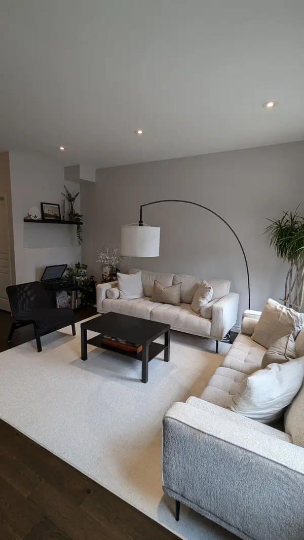 90 Robert Peel RD, Kitchener, ON N2H 0B6