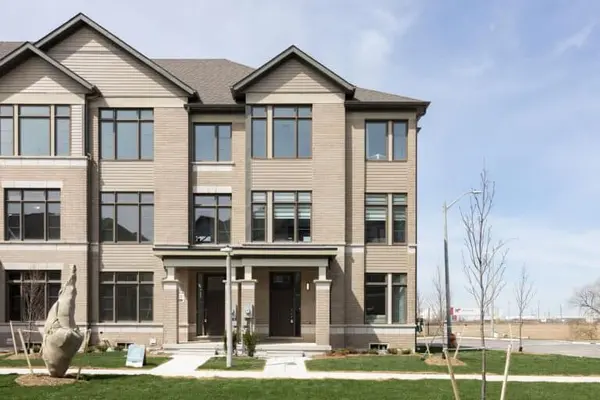 10 Freedom CRES, Hamilton, ON L0R 1W0