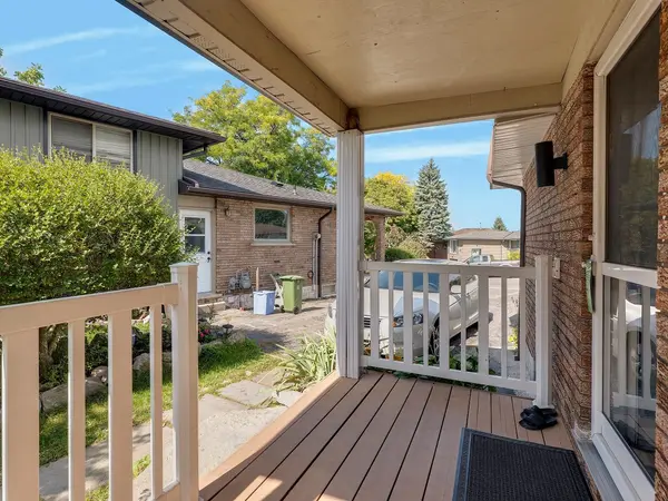 40 Yeoville CT, Hamilton, ON L9C 5W3