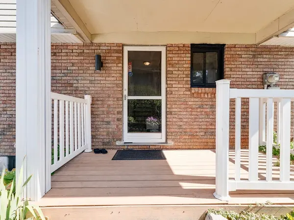 40 Yeoville CT, Hamilton, ON L9C 5W3