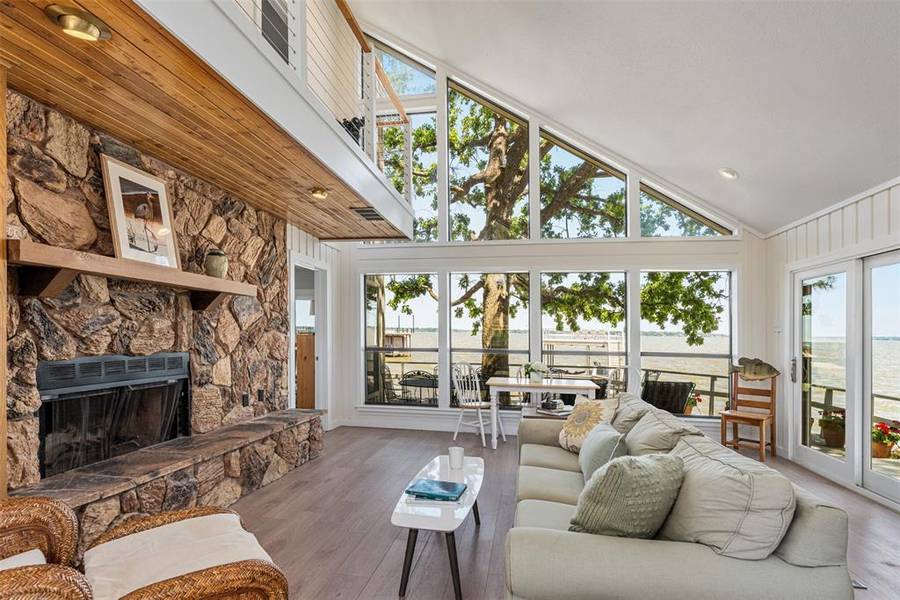 513 Winding Shore Drive, Tool, TX 75143