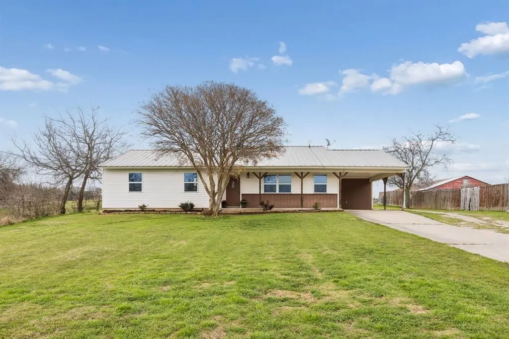 1087 County Road 2395, Alvord, TX 76225