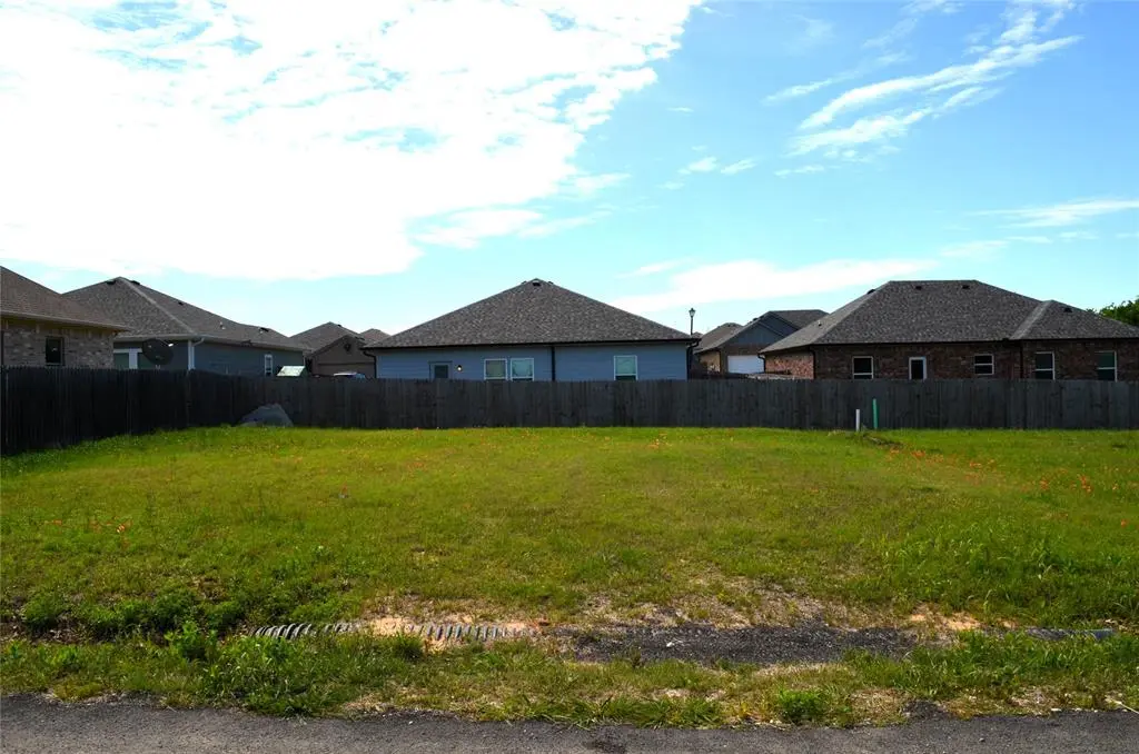 307 Rike Road, Mabank, TX 75147