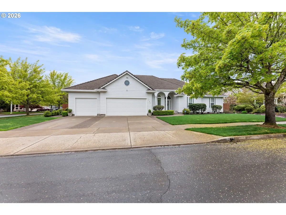 1702 NW TROON CT, Mc Minnville, OR 97128