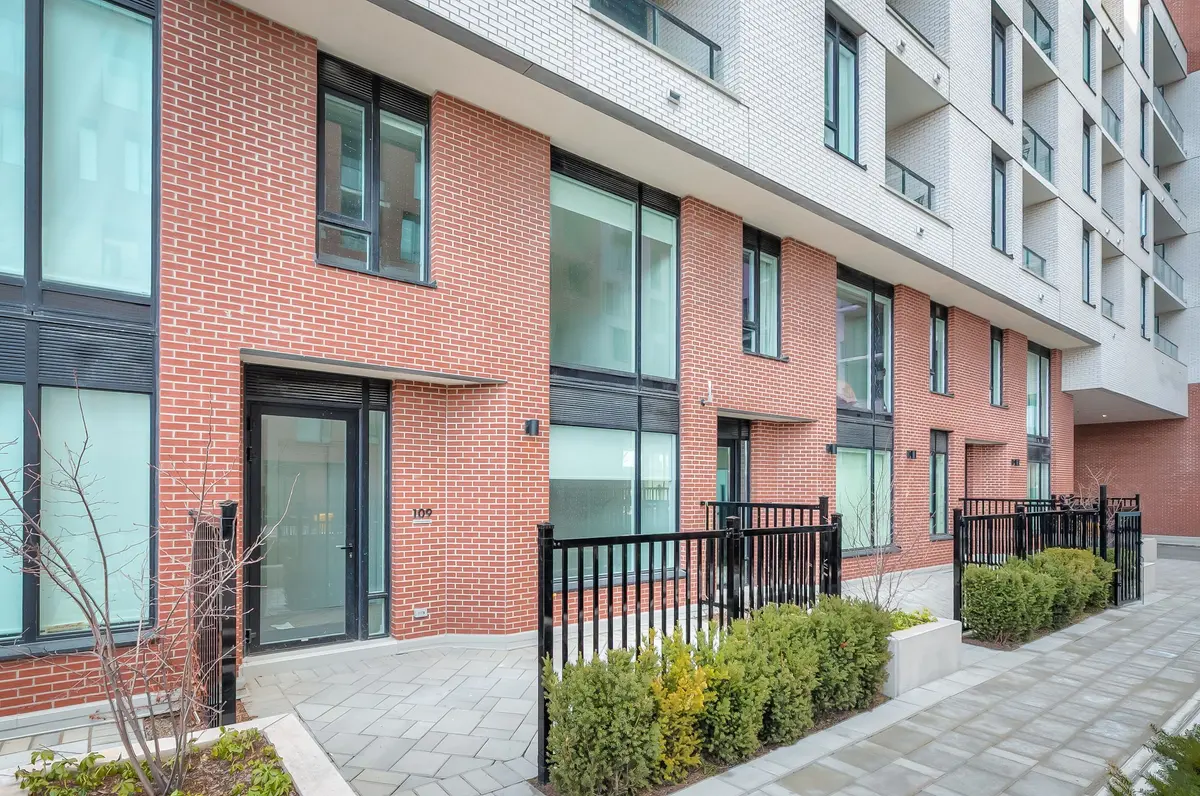 15 Maryport AVE #109, Toronto W05, ON M3M 0E1