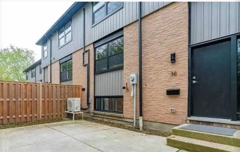 105 ANDOVER DR #80, London South, ON N6J 4B1