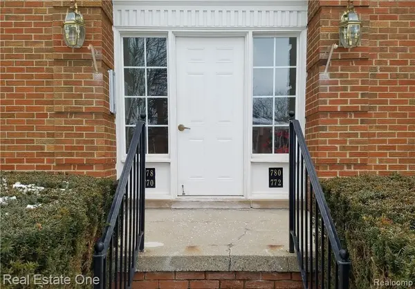 780 E Fox Hills DR, Bloomfield Hills, MI 48304