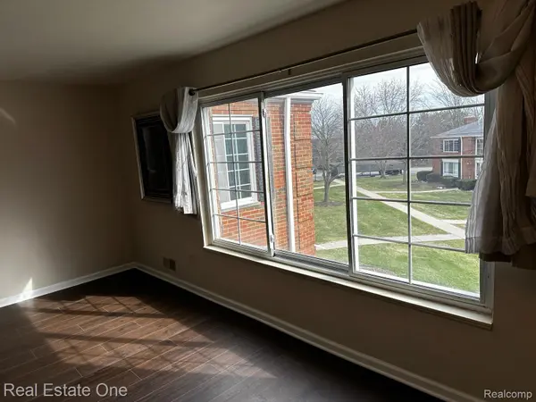 780 E Fox Hills DR, Bloomfield Hills, MI 48304