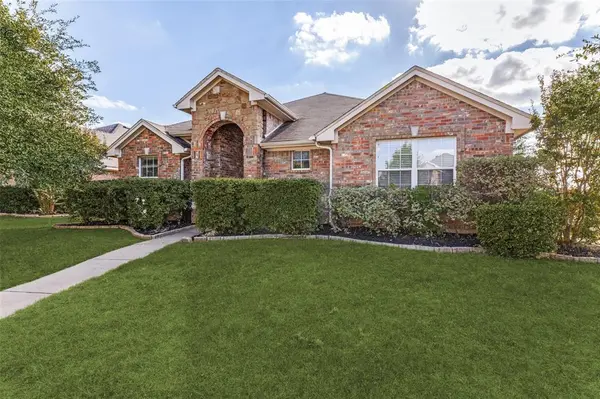 300 Lottie Lane, Saginaw, TX 76179