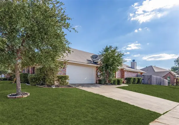 300 Lottie Lane, Saginaw, TX 76179