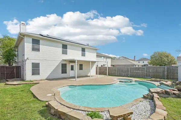 2304 Red Oak Drive, Little Elm, TX 75068