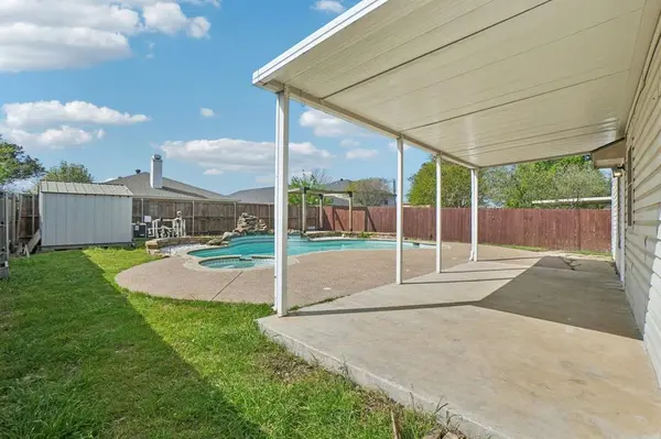 2304 Red Oak Drive, Little Elm, TX 75068