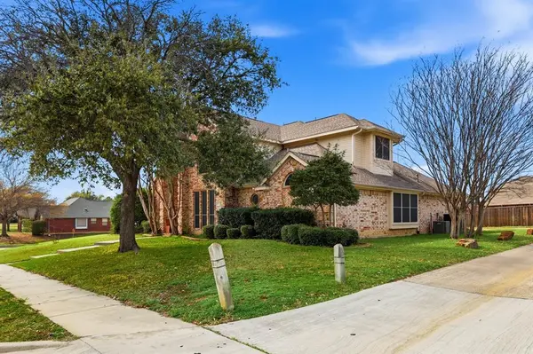 923 Granview Drive, Lewisville, TX 75067