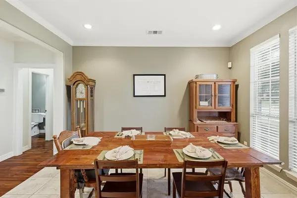 923 Granview Drive, Lewisville, TX 75067