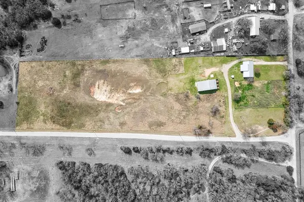 1087 County Road 2395, Alvord, TX 76225