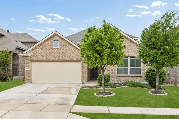 15720 Barton Ridge Drive, Fort Worth, TX 76177